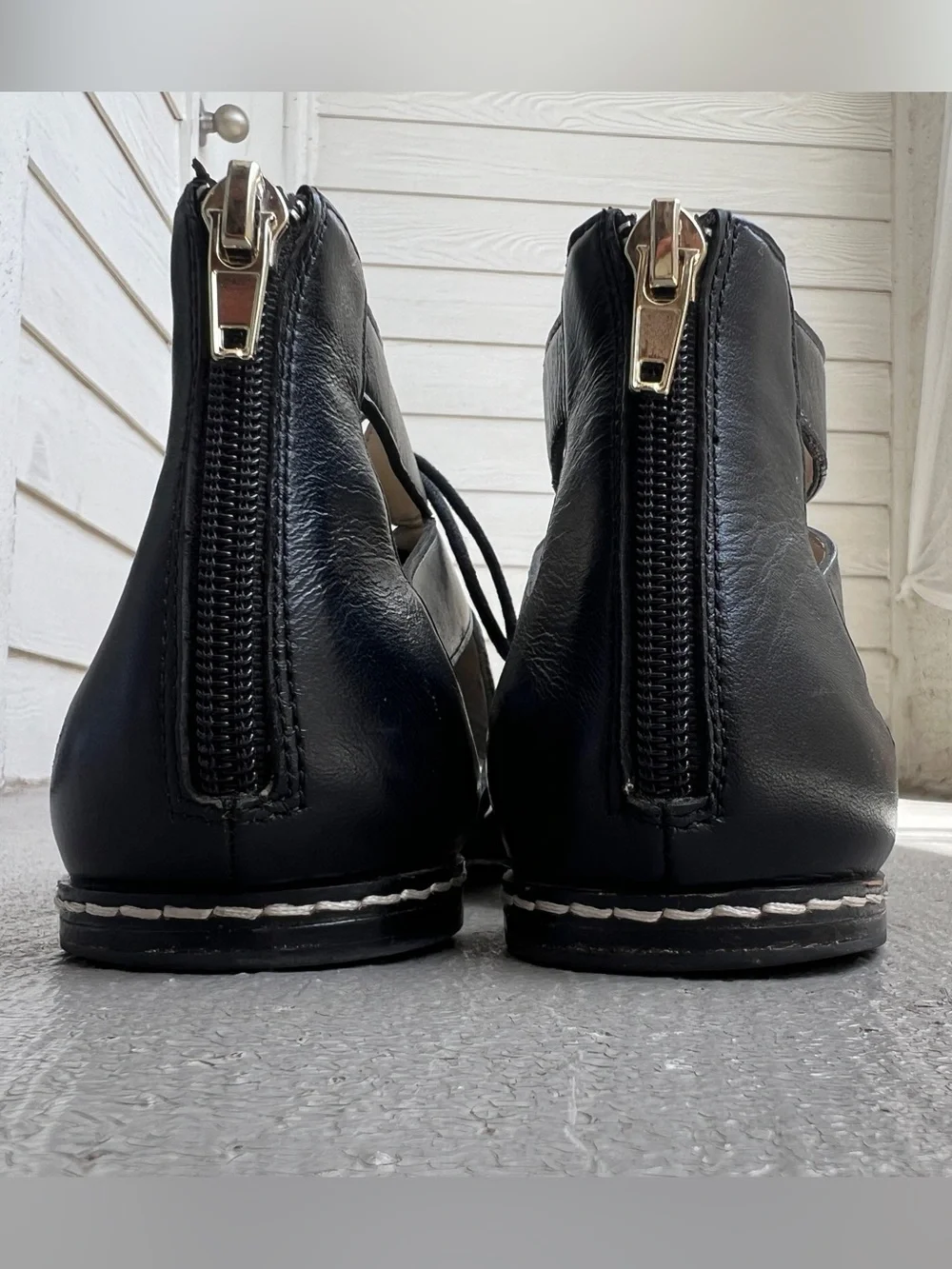 Bettye Muller Black Leather Gladiator Lace-Up Sandals 7.5
